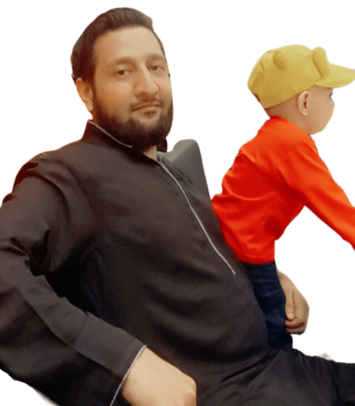 Manzar Mashhood with his son Hamdan, founder of Manmash Consulting